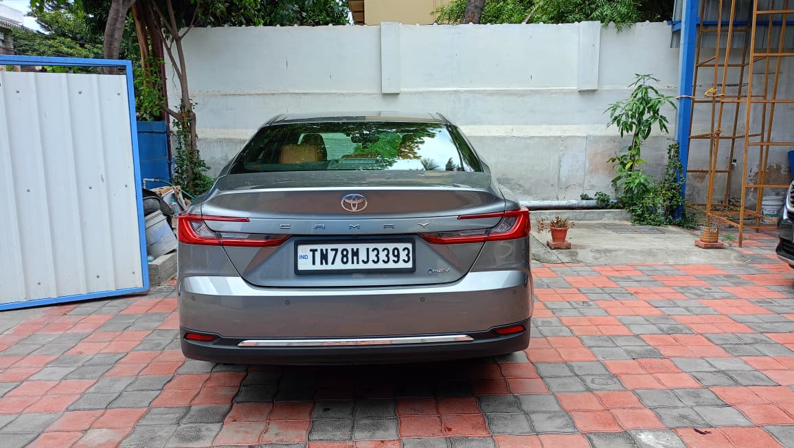 Toyota Camry - Image 4